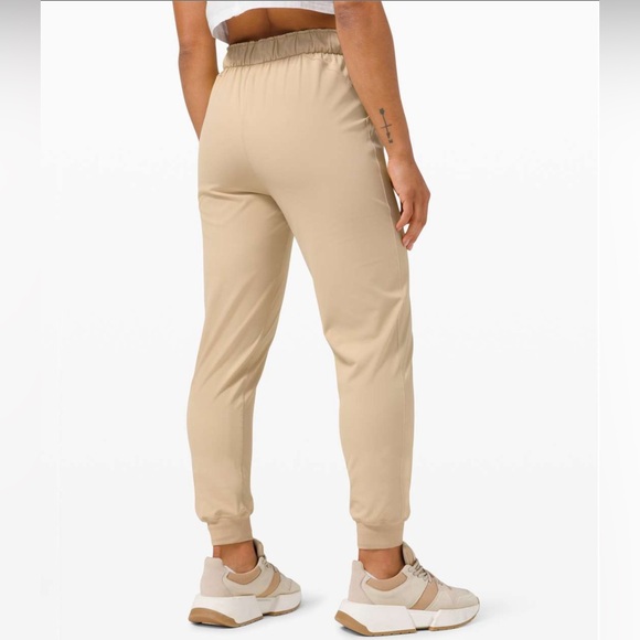Lululemon Keep Moving Jogger sz 2 Trench - Picture 3 of 12